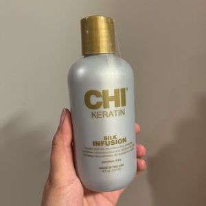 CHI Keratin Silk Infusion Keratin and
Silk Reconstructing Complex